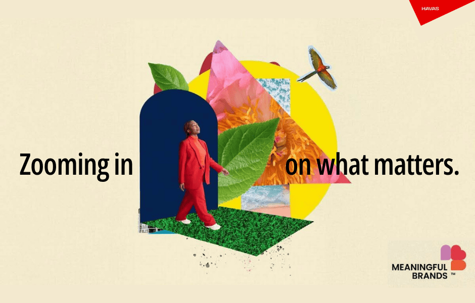 Frau läuft durch Tor ins bunte / Havas Meaningful Brand Report